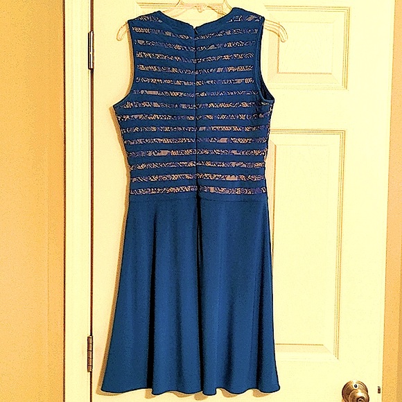 Adrianna Papell Fit and Flare V-Neck Dress in Blue - Picture 6 of 9